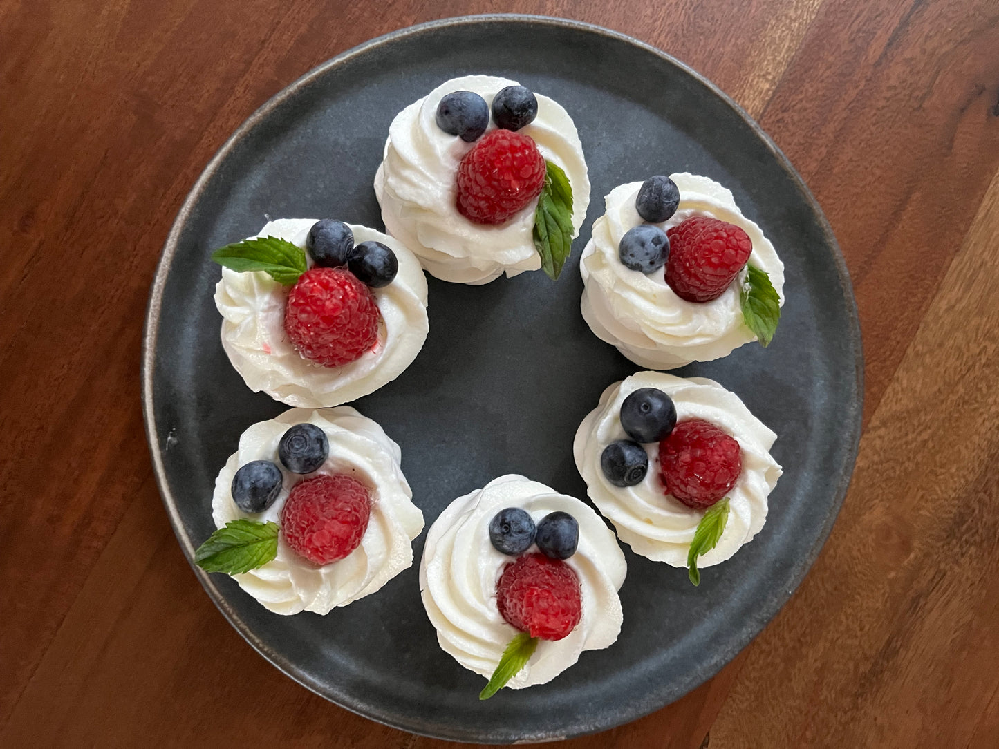 Mini Pavlovas